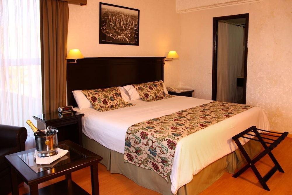 Ramada By Wyndham Buenos Aires Hotell Vicente López Exteriör bild