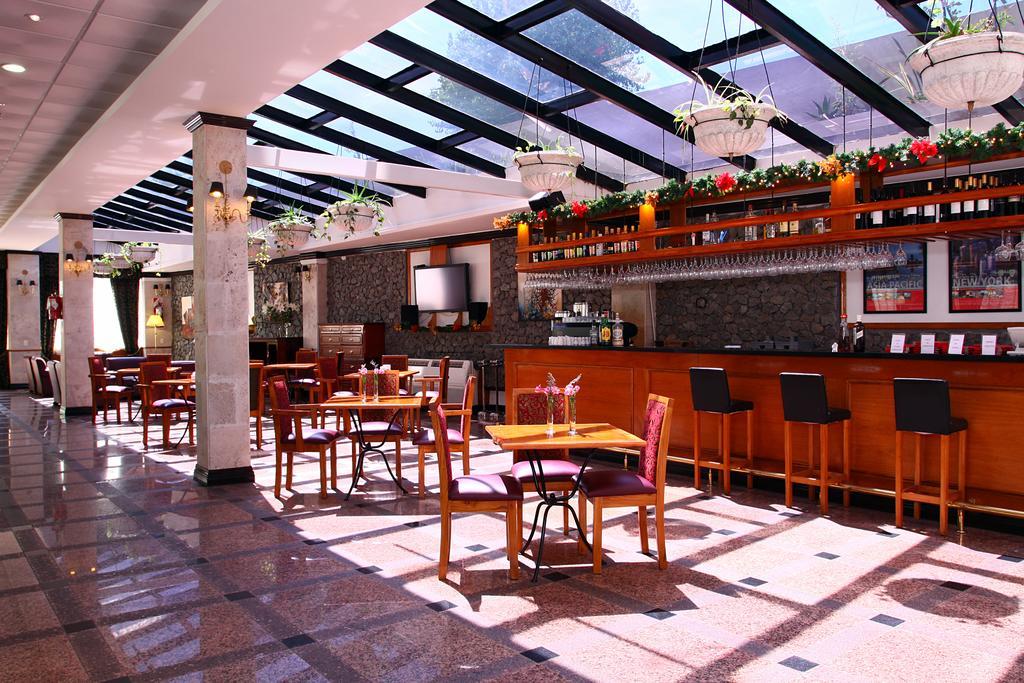Ramada By Wyndham Buenos Aires Hotell Vicente López Restaurang bild