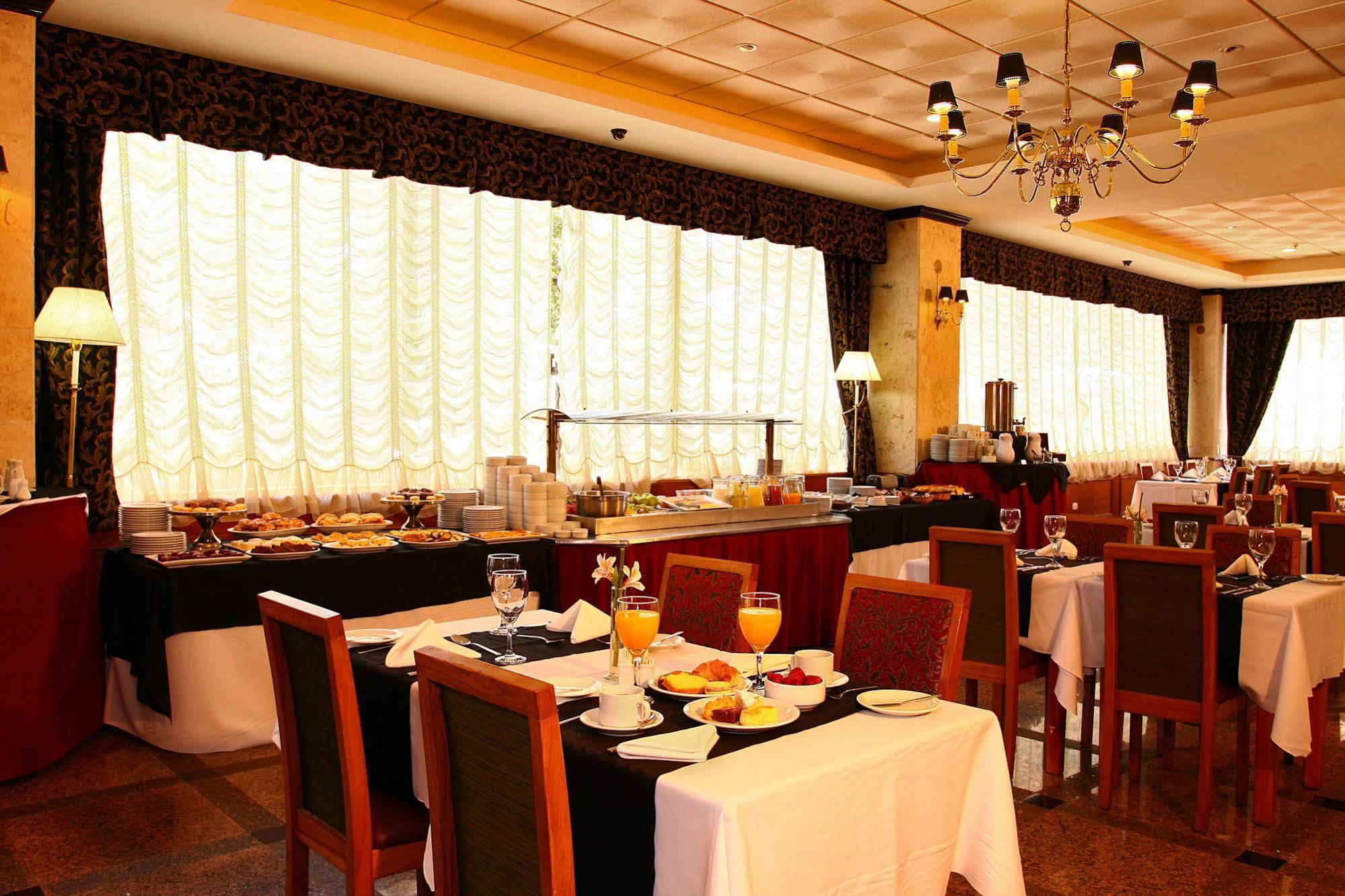 Ramada By Wyndham Buenos Aires Hotell Vicente López Exteriör bild