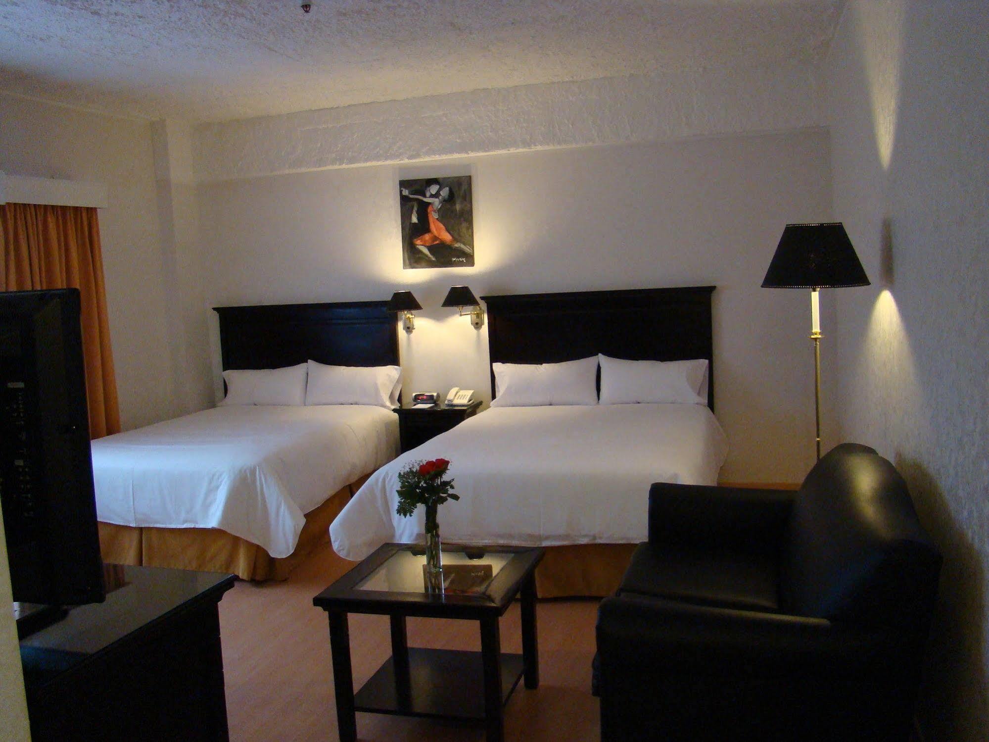 Ramada By Wyndham Buenos Aires Hotell Vicente López Exteriör bild
