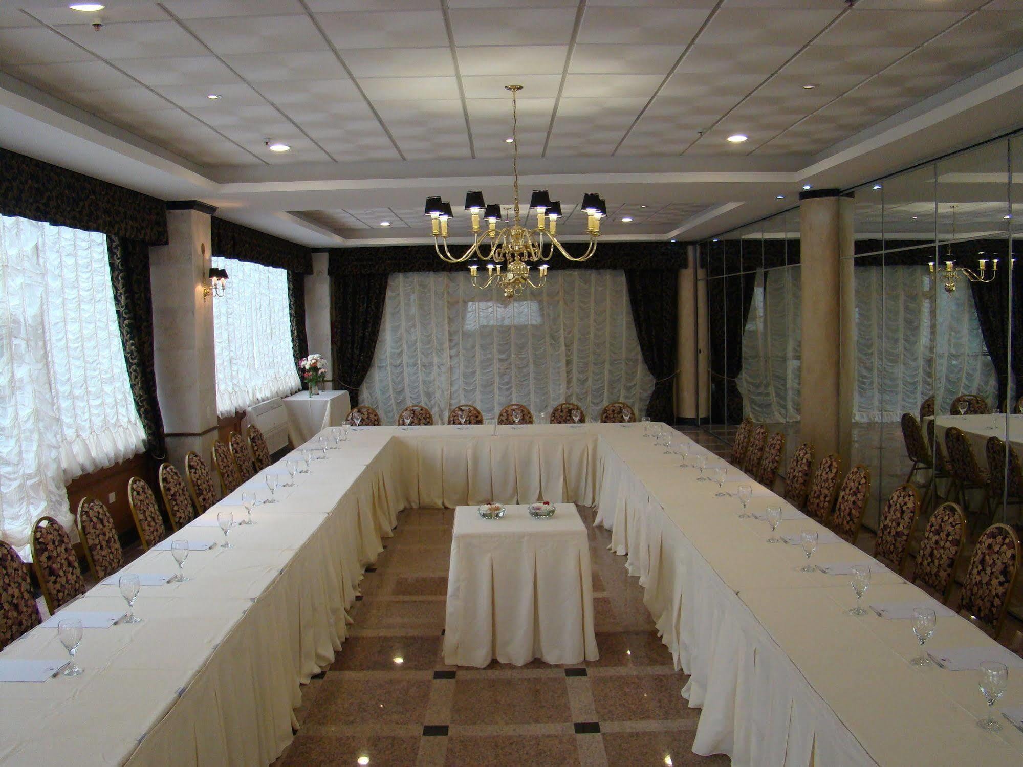 Ramada By Wyndham Buenos Aires Hotell Vicente López Exteriör bild