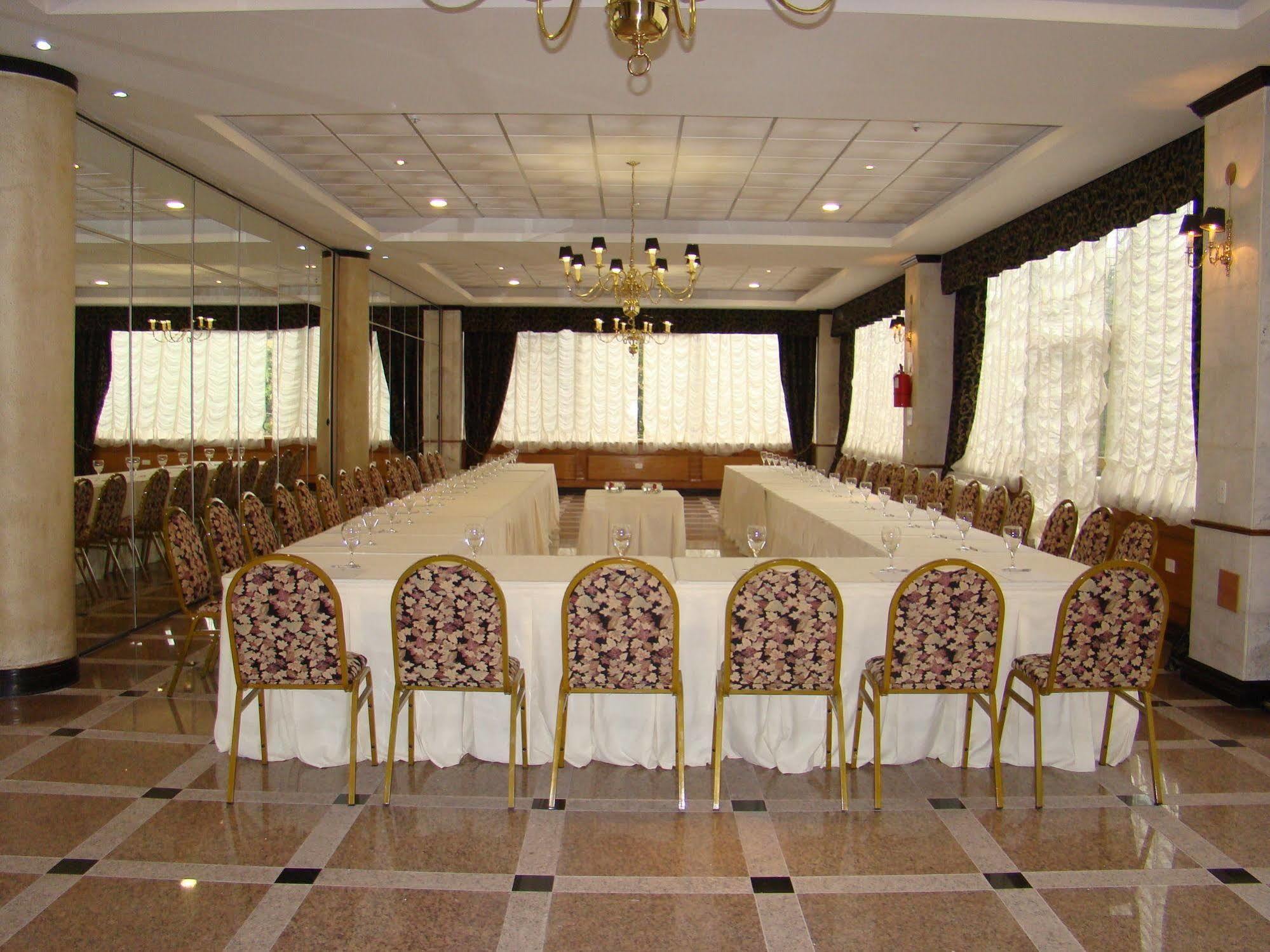 Ramada By Wyndham Buenos Aires Hotell Vicente López Exteriör bild