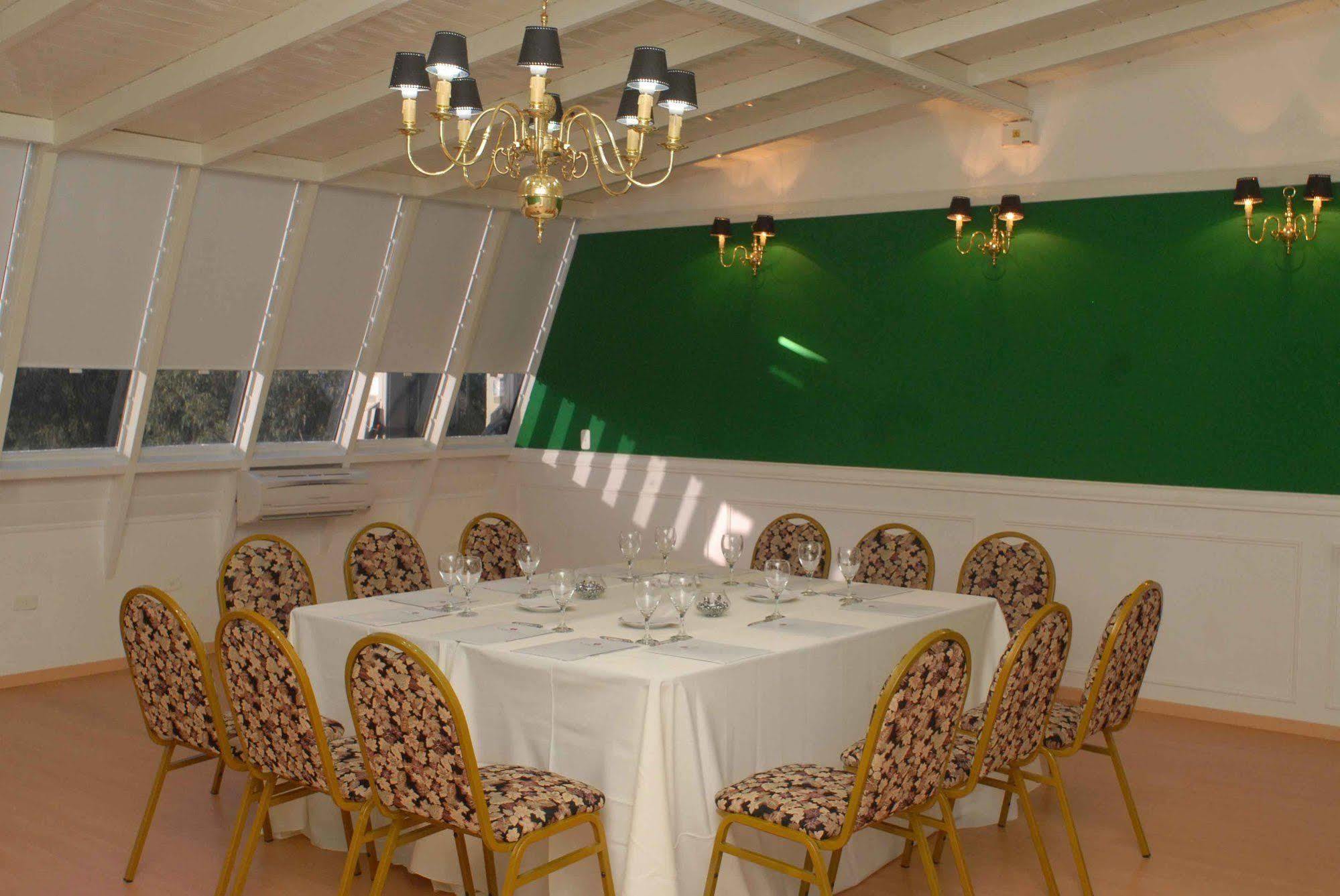 Ramada By Wyndham Buenos Aires Hotell Vicente López Exteriör bild