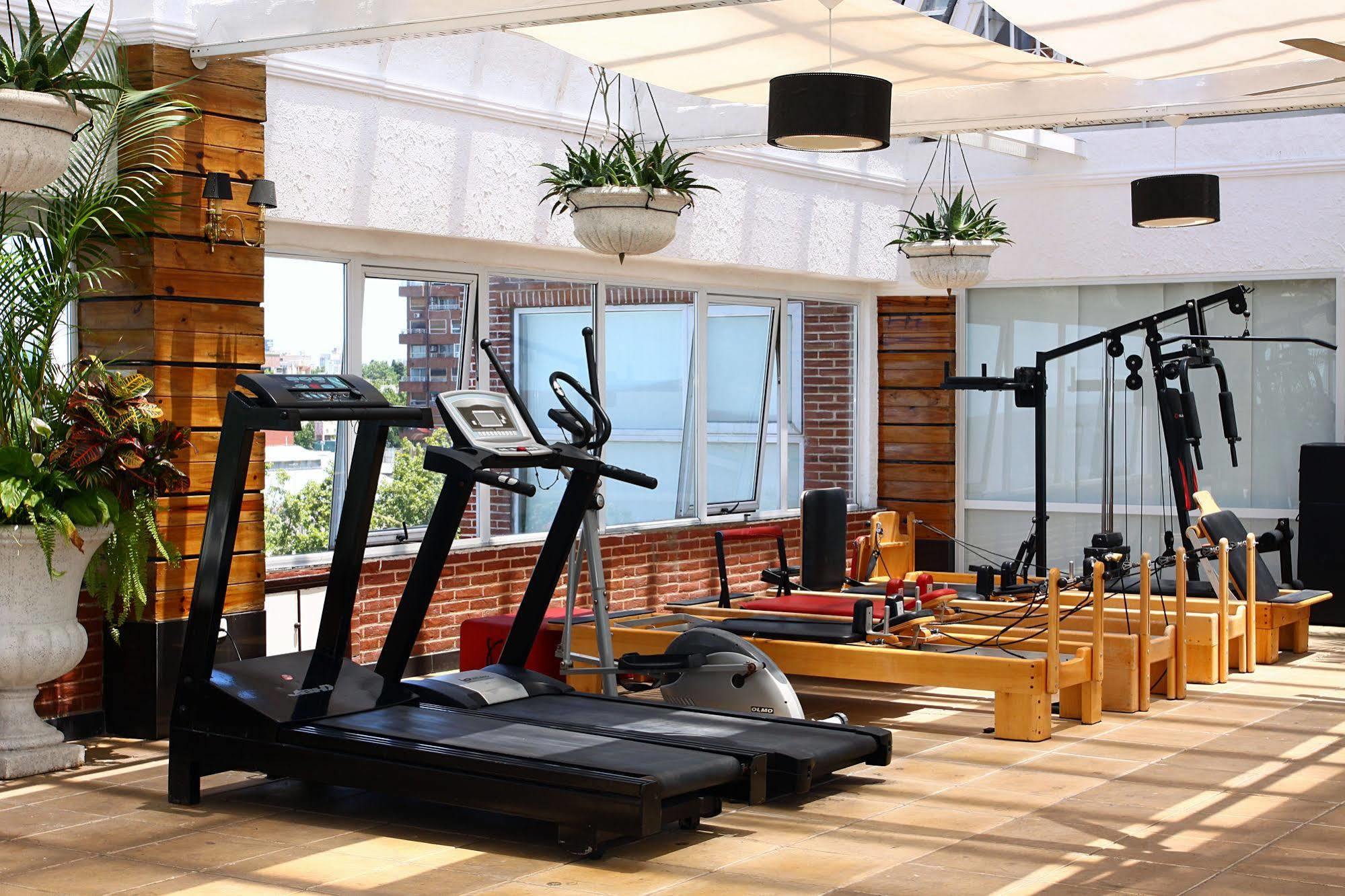 Ramada By Wyndham Buenos Aires Hotell Vicente López Exteriör bild
