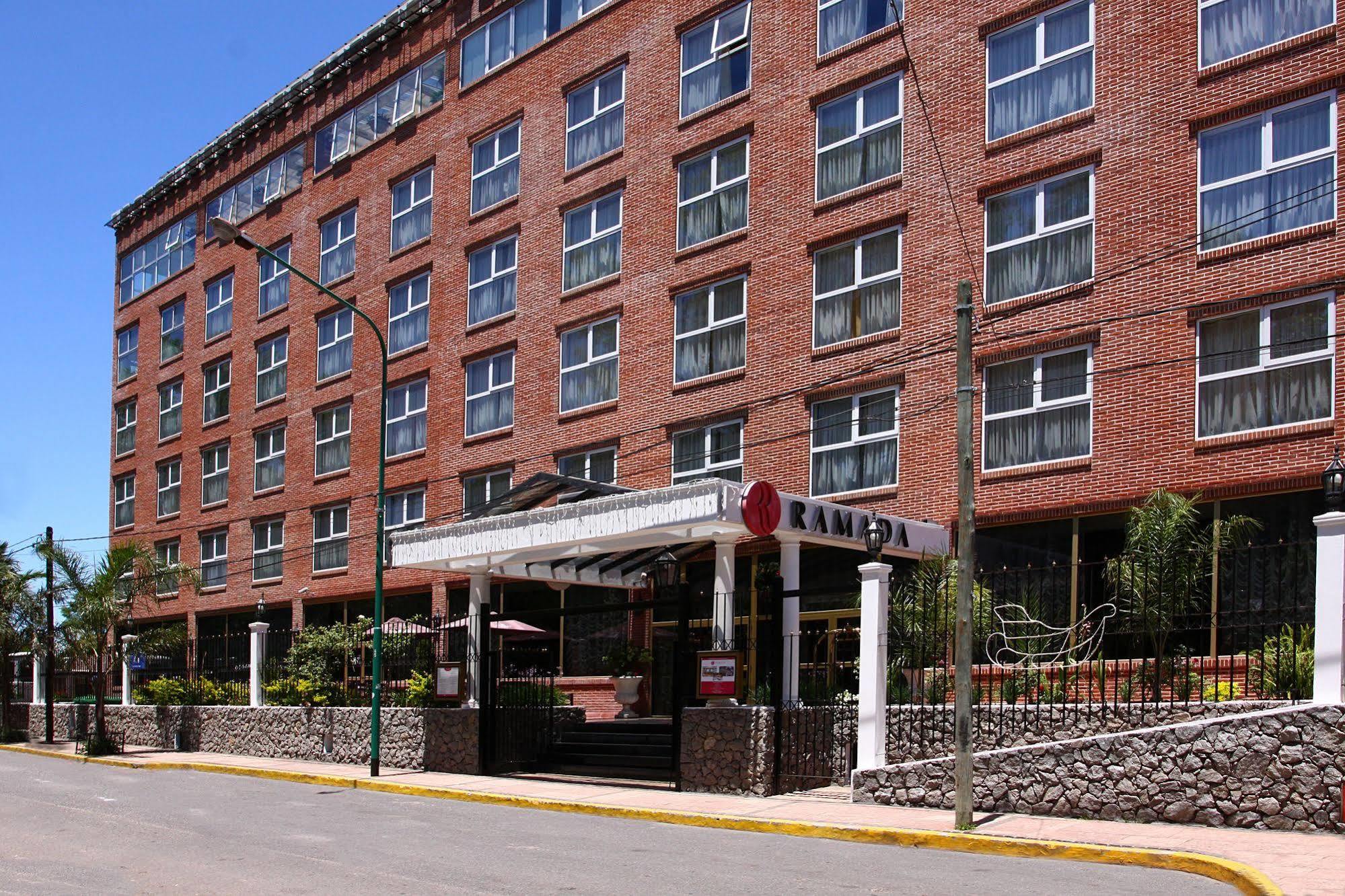 Ramada By Wyndham Buenos Aires Hotell Vicente López Exteriör bild