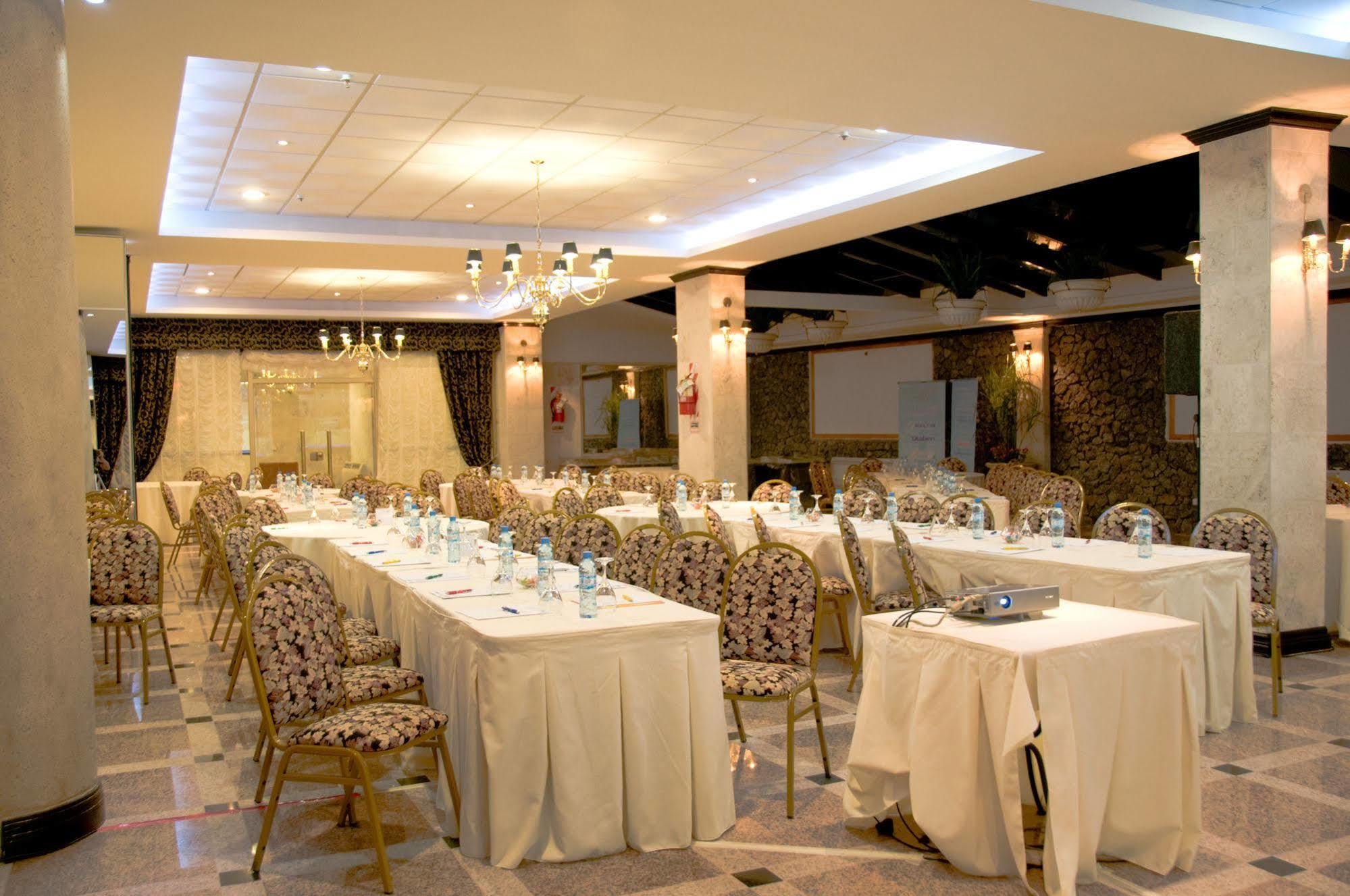 Ramada By Wyndham Buenos Aires Hotell Vicente López Exteriör bild
