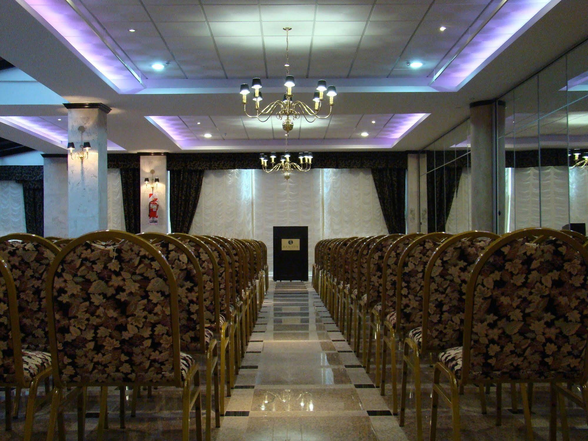 Ramada By Wyndham Buenos Aires Hotell Vicente López Exteriör bild